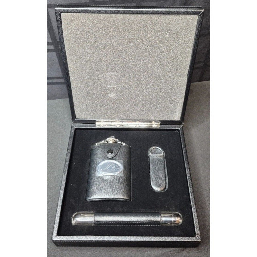 Pebble Grain Cigar And Flask Set - Things Remembered Gift Set With Initials M.C